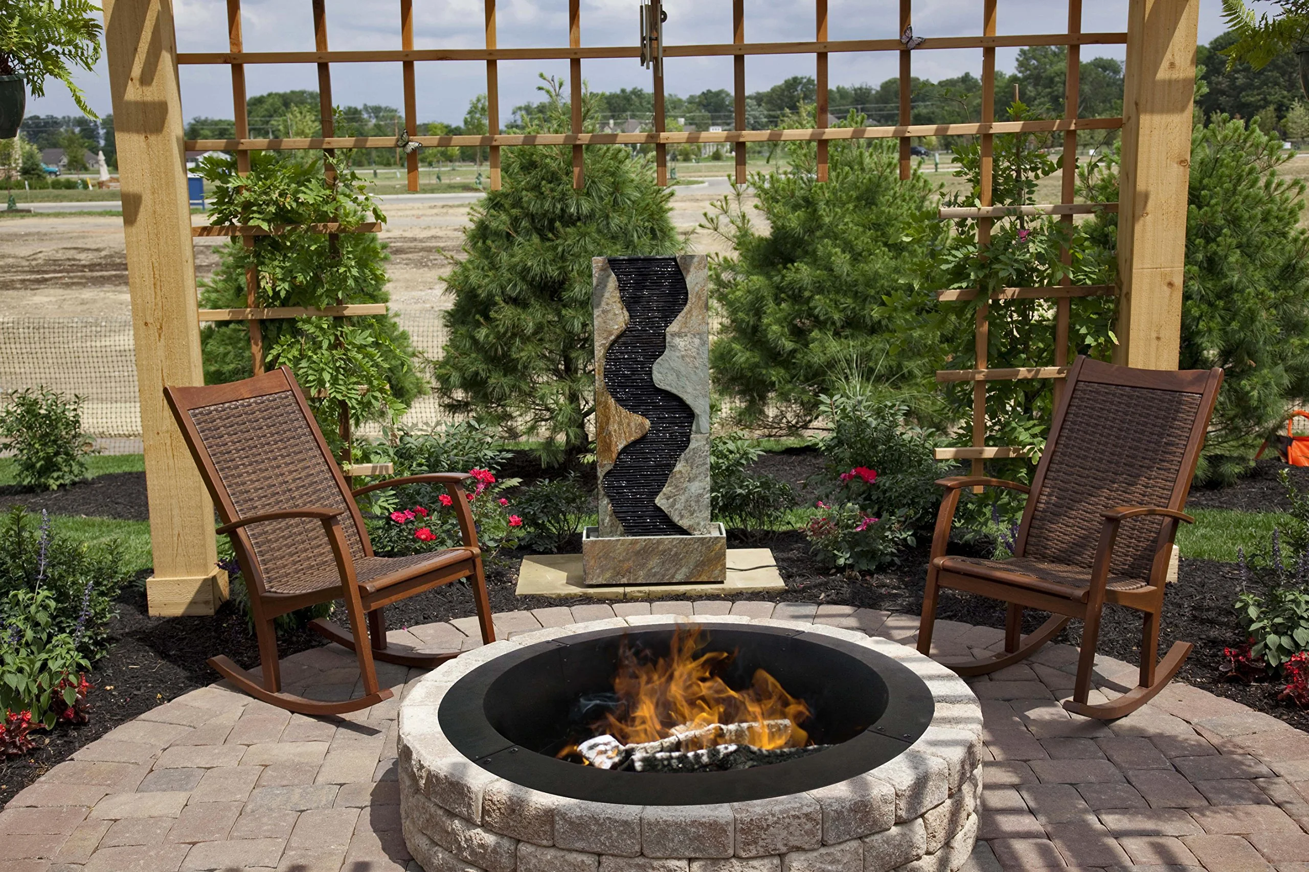 Where to put a fire pit: distance, base and the right fuel
